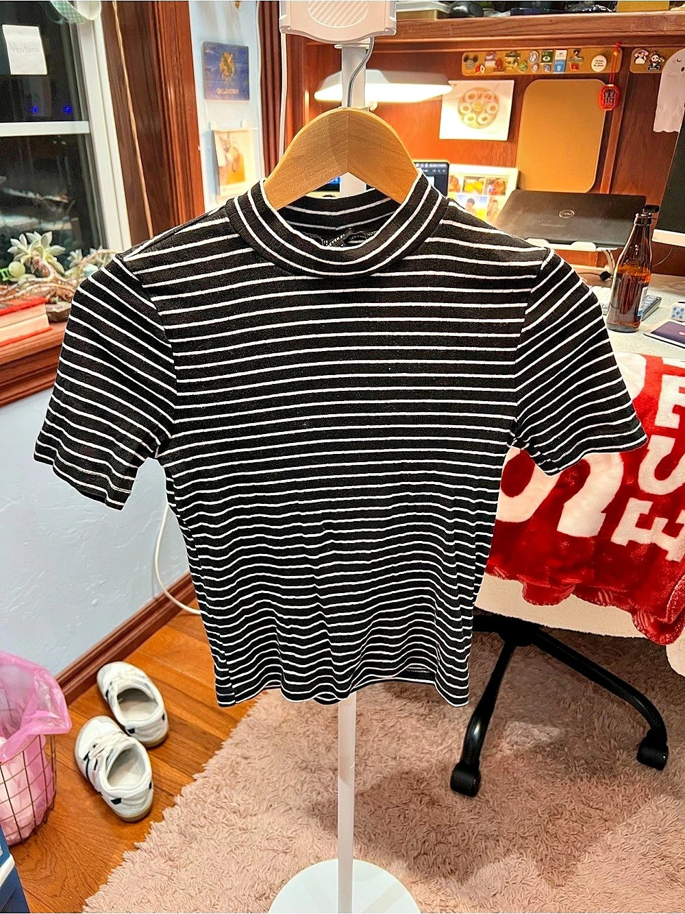 Forever 21 Black and White Striped Mock Neck Short Sleeve Top in Black & White